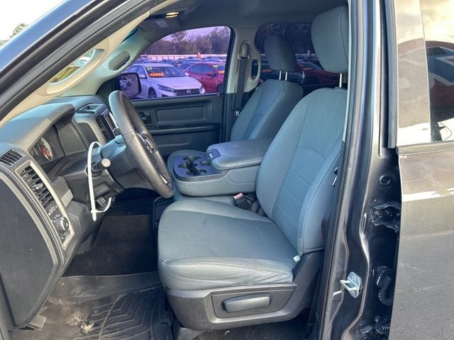 2016 Ram 1500 2WD Crew Cab 140.5" Tradesman - 22936359 - 7