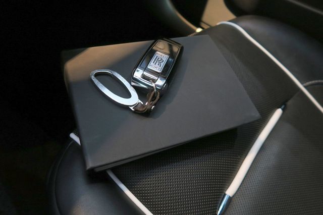 2016 Rolls-Royce Dawn 393 - 22938145 - 34