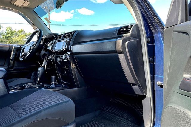 2016 Toyota 4Runner 4WD 4dr V6 Trail - 22940367 - 11