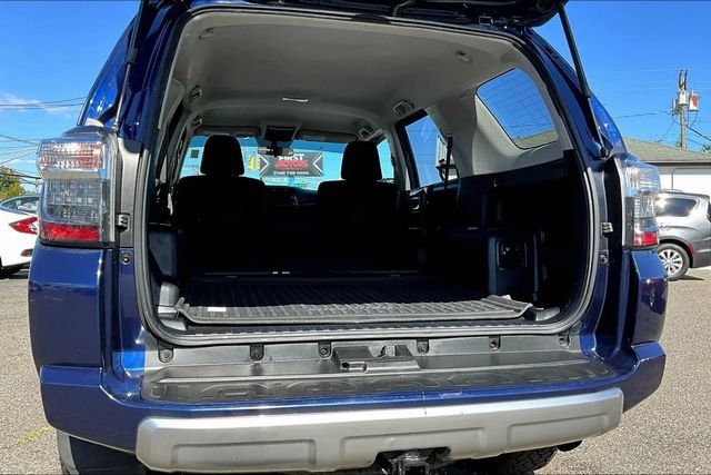 2016 Toyota 4Runner 4WD 4dr V6 Trail - 22903844 - 35