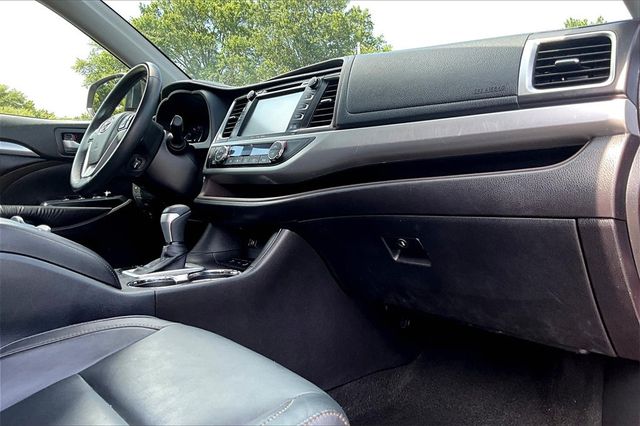 2016 Toyota Highlander AWD 4dr V6 XLE - 22939121 - 11