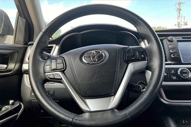 2016 Toyota Highlander AWD 4dr V6 XLE - 22939121 - 19