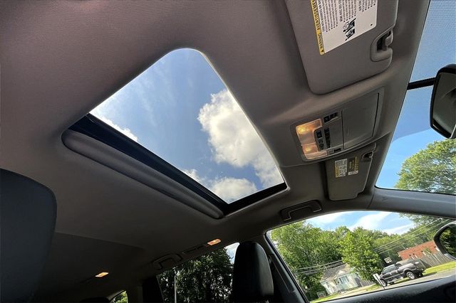 2016 Toyota Highlander AWD 4dr V6 XLE - 22939121 - 32