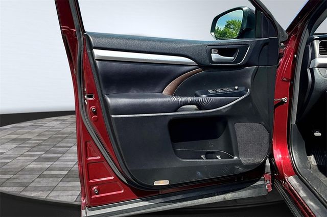 2016 Toyota Highlander AWD 4dr V6 XLE - 22939121 - 8