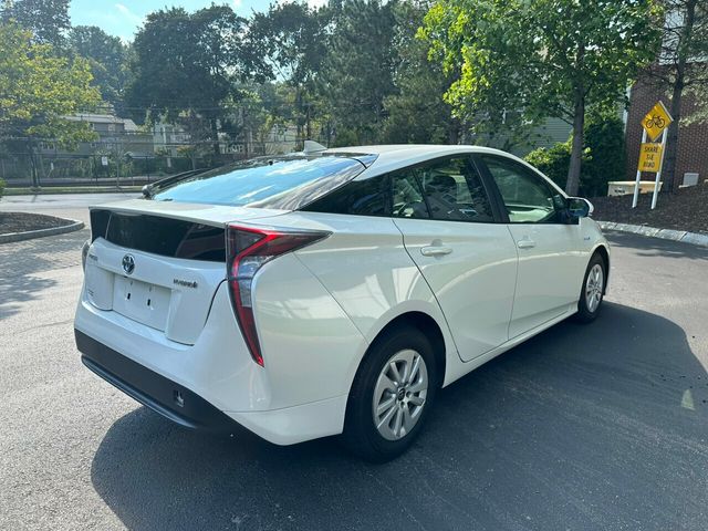 2016 Toyota Prius 5dr Hatchback Two - 22099725 - 4