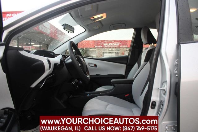 2016 Toyota Prius 5dr Hatchback Two - 22903344 - 8