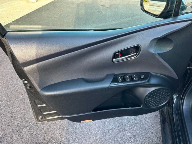 2016 Toyota Prius Three 4dr Hatchback - 22880872 - 16