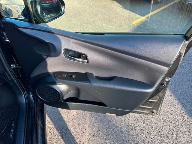 2016 Toyota Prius Three 4dr Hatchback - 22880872 - 25