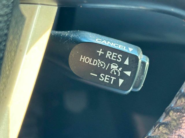 2016 Toyota Prius Three 4dr Hatchback - 22880872 - 31