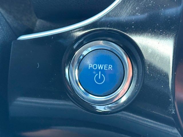 2016 Toyota Prius Three 4dr Hatchback - 22880872 - 39