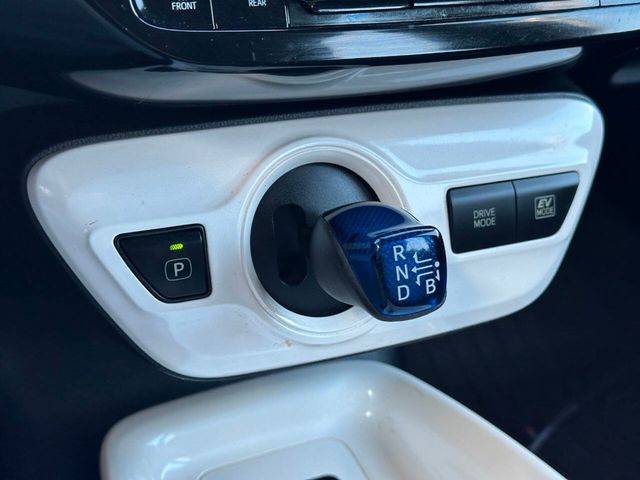 2016 Toyota Prius Three 4dr Hatchback - 22880872 - 45