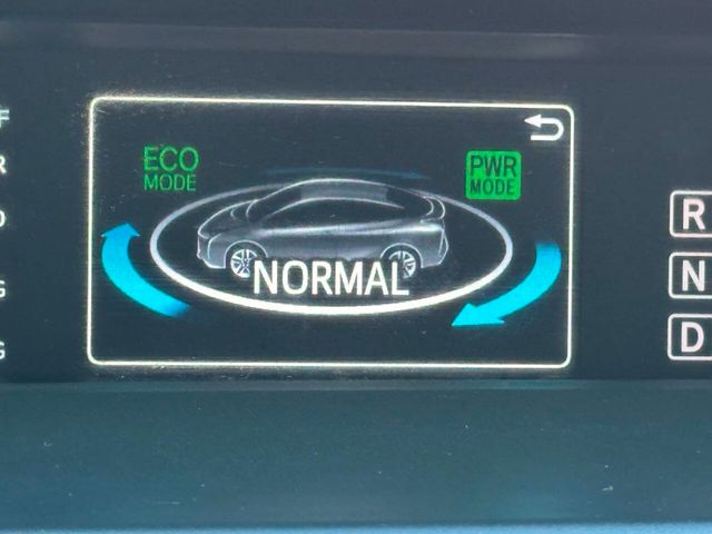 2016 Toyota Prius Three 4dr Hatchback - 22880872 - 48