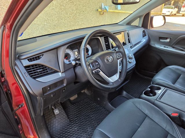 2016 Toyota Sienna 2015 Toyota Sienna SE - 22915232 - 29