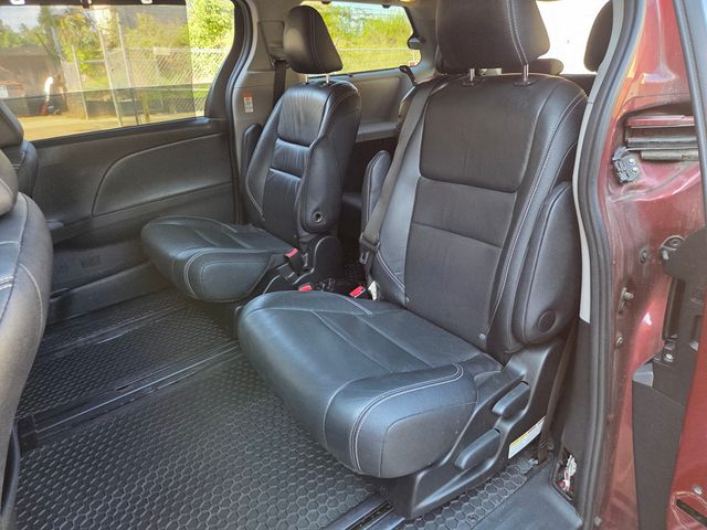 2016 Toyota Sienna 2015 Toyota Sienna SE - 22915232 - 31