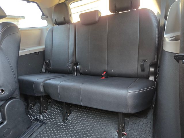 2016 Toyota Sienna 2015 Toyota Sienna SE - 22915232 - 33