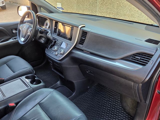 2016 Toyota Sienna 2015 Toyota Sienna SE - 22915232 - 39