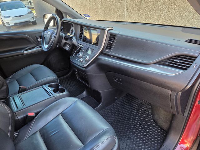 2016 Toyota Sienna 2015 Toyota Sienna SE - 22915232 - 42