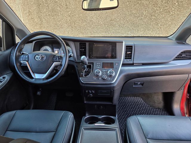 2016 Toyota Sienna 2015 Toyota Sienna SE - 22915232 - 45