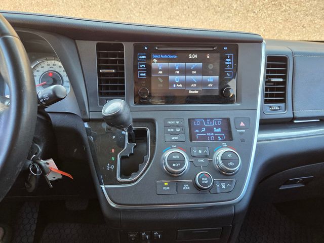 2016 Toyota Sienna 2015 Toyota Sienna SE - 22915232 - 49