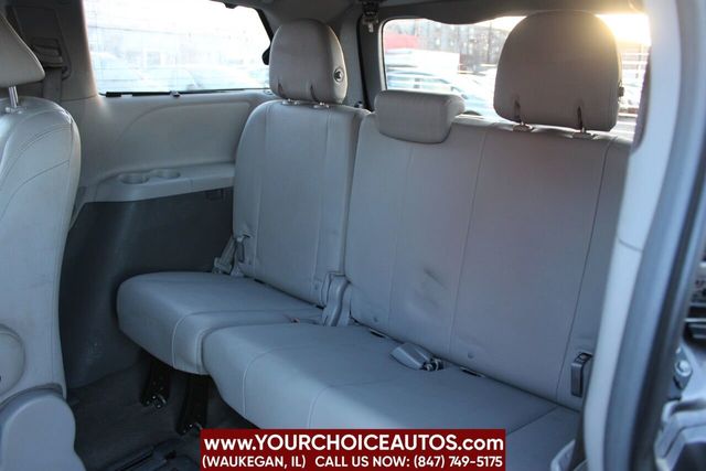 2016 Toyota Sienna XLE 8 Passenger 4dr Mini Van - 22311563 - 11