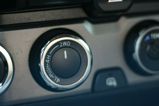 2016 Toyota Tacoma TRD SPORT MOONROOF, BLIND SPOT NEW TIRES & BRAKE SERVICE - 22890822 - 29