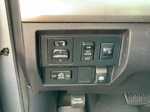 2016 Toyota Tundra SR5 CrewMax 5.7L V8 4WD 6-Speed Automatic - 22418540 - 32