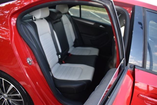 2016 Volkswagen Jetta Sedan 1.8T Sport PZEV 4dr Manual - 22934078 - 4