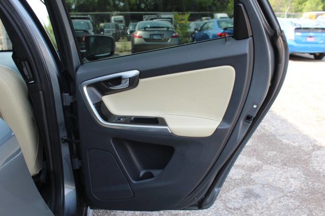 2016 Volvo XC60 AWD 4dr T6 Platinum - 22899817 - 16
