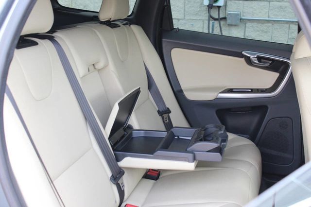 2016 Volvo XC60 AWD 4dr T6 Platinum - 22899817 - 17