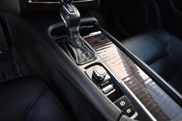 2016 Volvo XC90 AWD 4dr T6 Momentum - 22940178 - 10