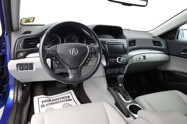 2017 Acura ILX Sedan w/Technology Plus Pkg - 22937465 - 9