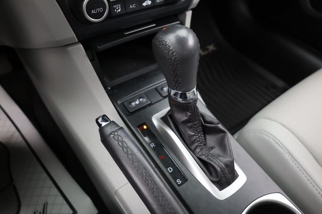 2017 Acura ILX Sedan w/Technology Plus Pkg - 22937465 - 13