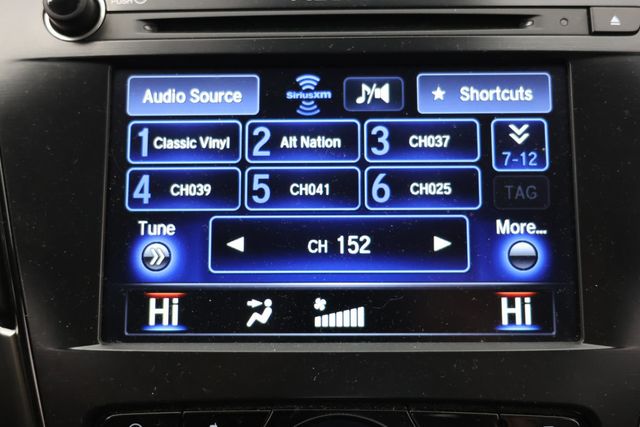 2017 Acura ILX Sedan w/Technology Plus Pkg - 22937465 - 15