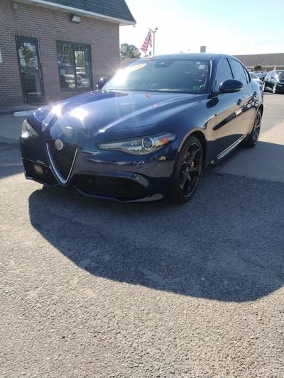 2017 Alfa Romeo Giulia - ZARFAEEN2H7554500
