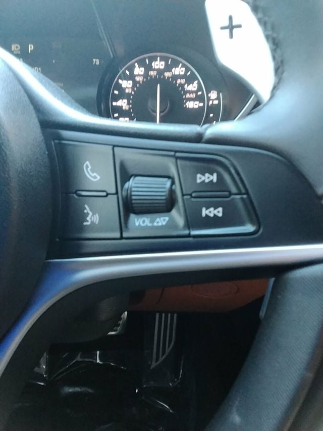 2017 Alfa Romeo Giulia Ti AWD - 22936624 - 15