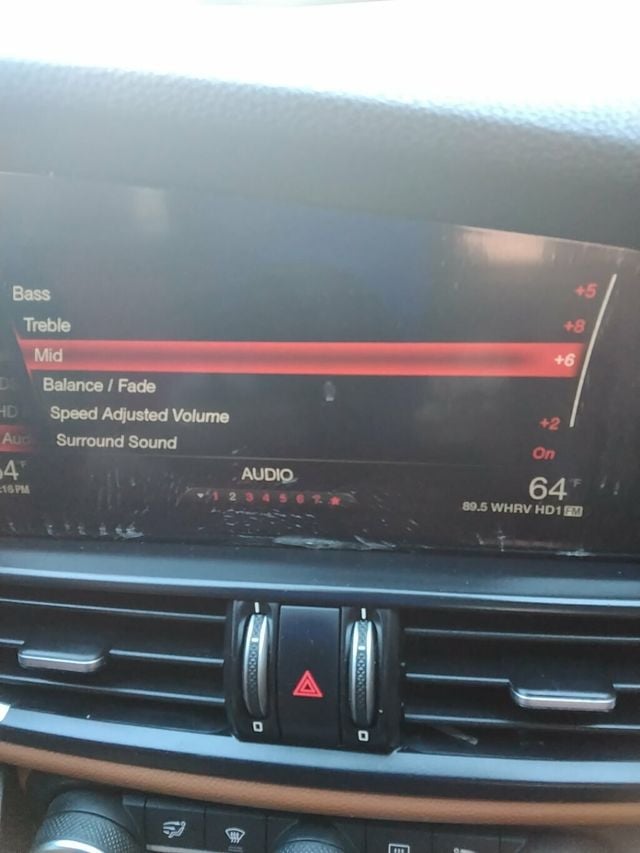 2017 Alfa Romeo Giulia Ti AWD - 22936624 - 18