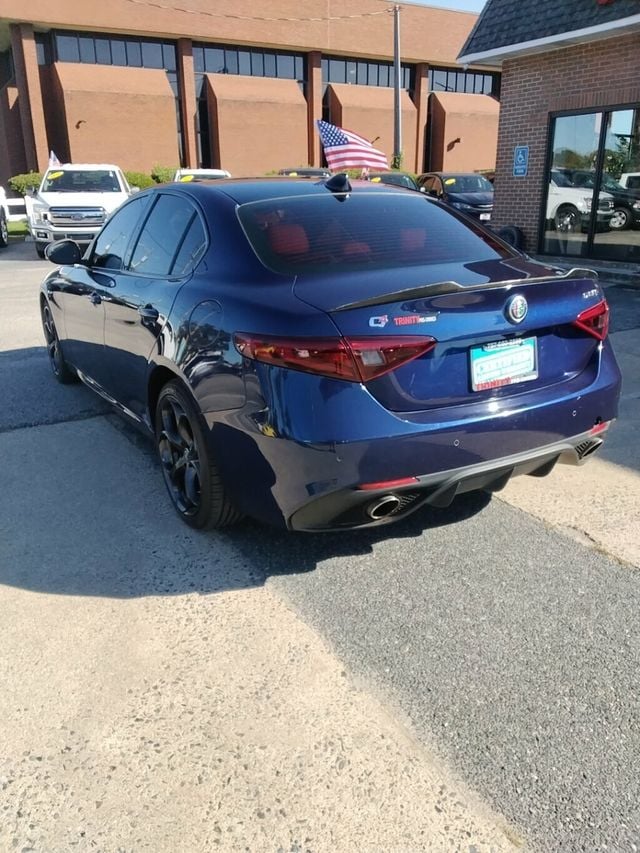 2017 Alfa Romeo Giulia Ti AWD - 22936624 - 1