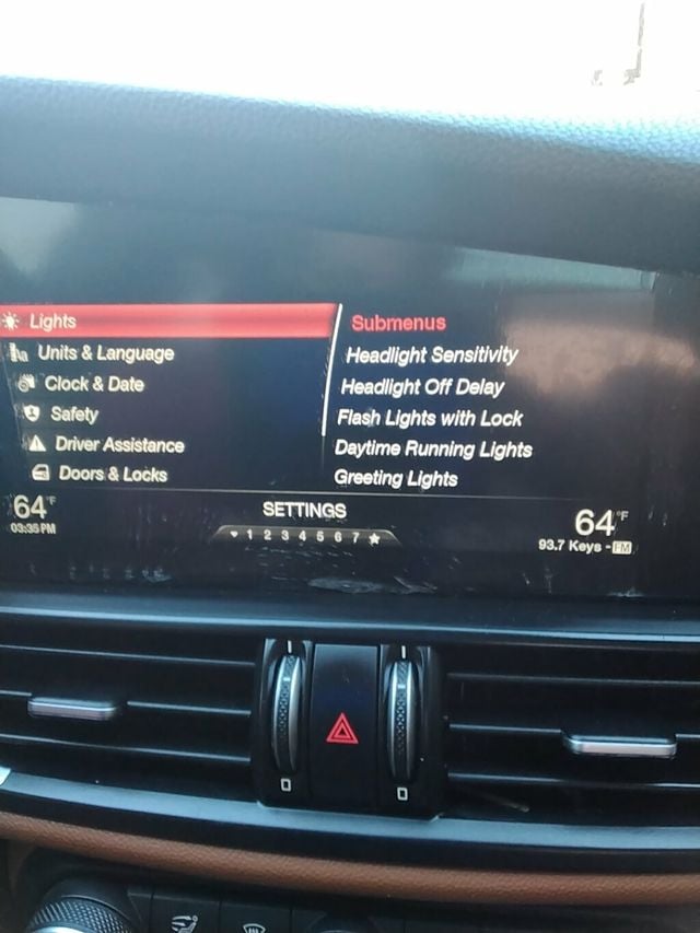 2017 Alfa Romeo Giulia Ti AWD - 22936624 - 20