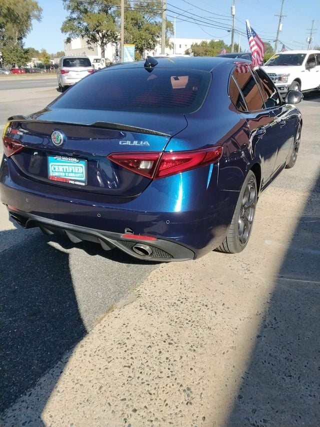 2017 Alfa Romeo Giulia Ti AWD - 22936624 - 3