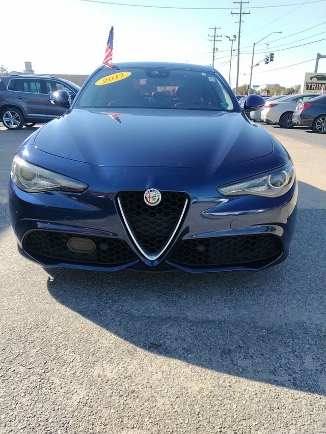 2017 Alfa Romeo Giulia Ti AWD - 22936624 - 5