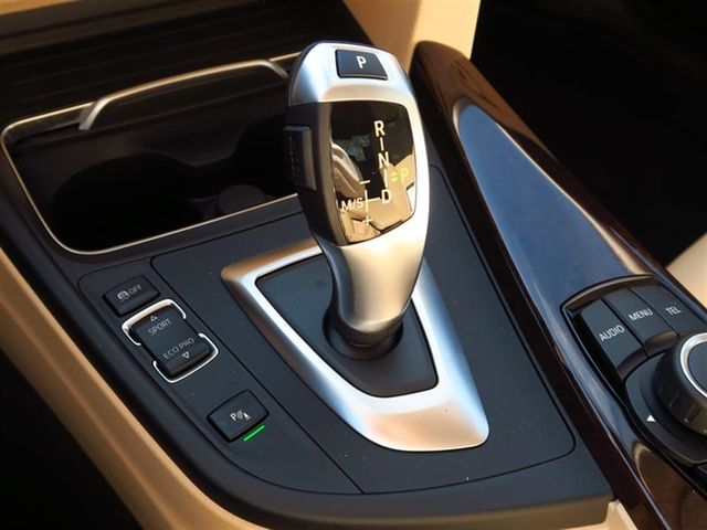 2017 BMW 3 Series 320i - 17046323 - 26