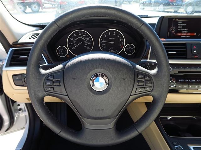 2017 BMW 3 Series 320i - 17046323 - 28