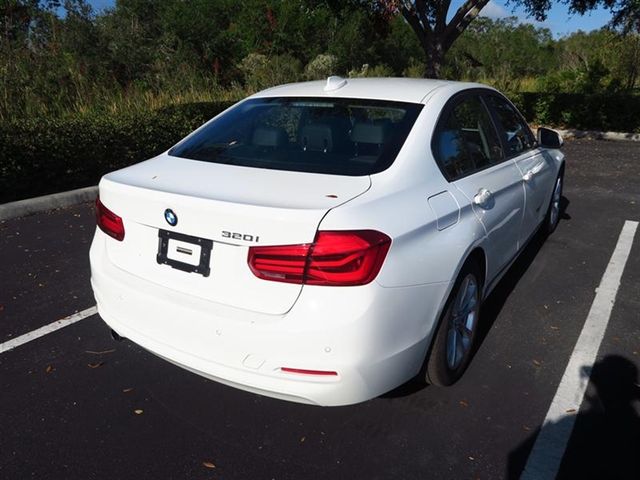 2017 BMW 3 Series 320i - 17091105 - 3