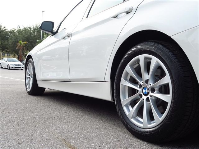 2017 BMW 3 Series 320i xDrive - 17042077 - 9