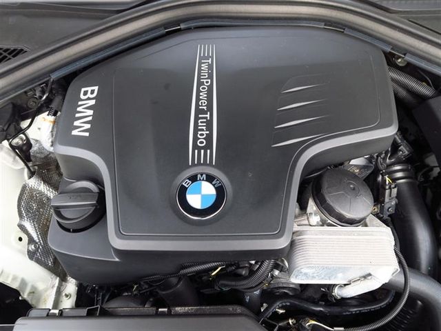 2017 BMW 3 Series 320i xDrive - 17042077 - 11