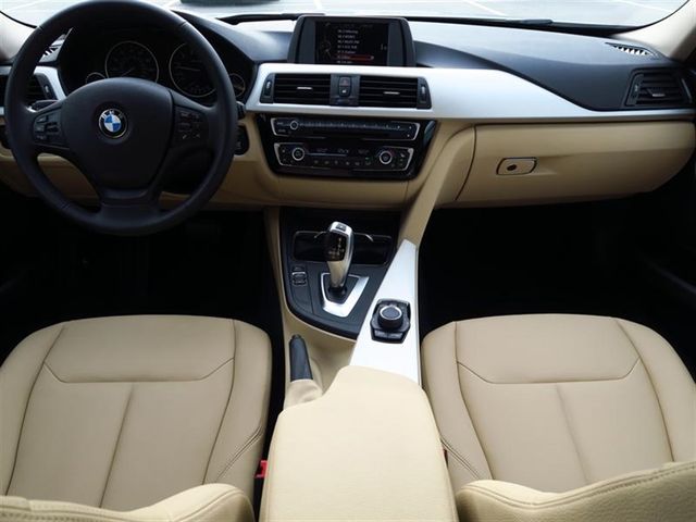 2017 BMW 3 Series 320i xDrive - 17042077 - 12