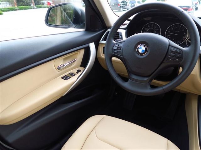 2017 BMW 3 Series 320i xDrive - 17042077 - 13