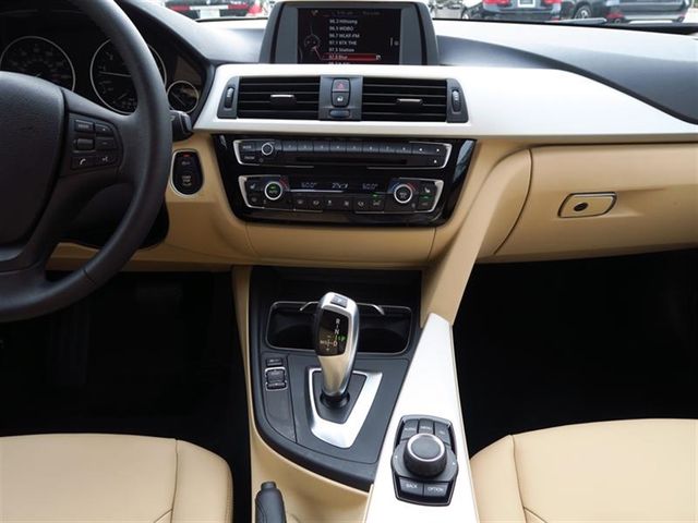 2017 BMW 3 Series 320i xDrive - 17042077 - 14