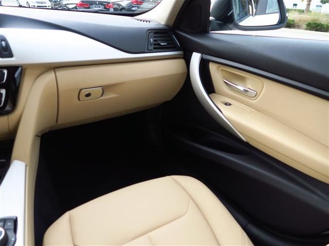 2017 BMW 3 Series 320i xDrive - 17042077 - 15