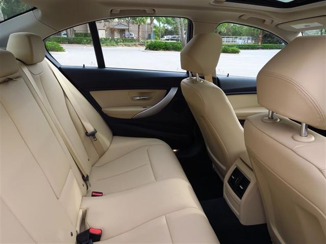 2017 BMW 3 Series 320i xDrive - 17042077 - 16